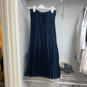 Zara pleated navy skirt